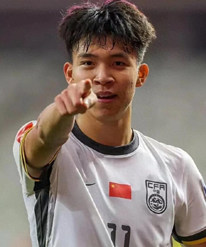 开云体育网页版入口-震惊:两原因让王钰栋拒绝德甲豪门,收入居然比在中超踢球低6倍